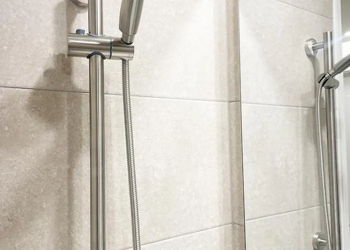 Hongdae New 3br 2bath Large Family I Elevator I Park View I Spacious 101m2 *