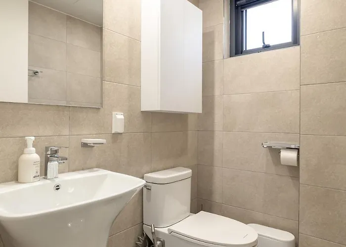 Hongdae New 3br 2bath Large Family I Elevator I Park View I Spacious 101m2 *