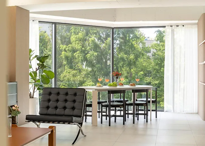 Hongdae New 3br 2bath Large Family I Elevator I Park View I Spacious 101m2 Appartement *